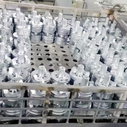 铝合金淬火炉为何经常用水来淬火？(图1)